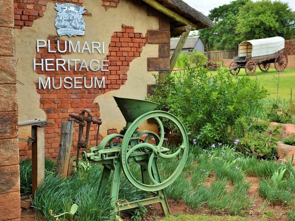 African Hills Safari Lodge & Spa マガリスバーグ エクステリア 写真